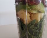 A picture of step 1 of Baby Spinach Smoothie.