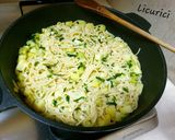 Pas rețetă Spaghetti con patate e zucchini (cartof și dovlecel) 3 fotografie
