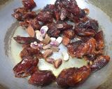 A picture of step 1 of Dates kheer/ khajur ki kheer.
