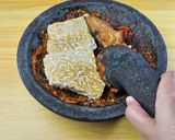 Foto langkah ke 3 dari resep Sambel Klopo (Tempe & Ikan Pe).