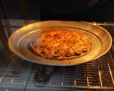 Gambar langkah 2 resipi Mushroom Tortilla Pizza.