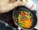 A picture of step 2 of Dhokla Burger.