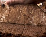 A picture of step 5 of Eggless Chocolate Cake.