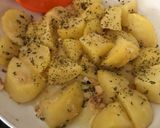 Foto del paso 3 de la receta Patatas al ajillo para un aperitivo improvisado,en cinco minutitos