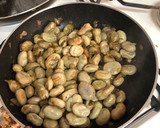Foto del paso 4 de la receta: Sepia, habas y jamón con salsa Choron