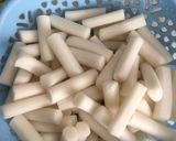 Hình bước làm 2 của món Cách làm bánh gạo Hàn Quốc Tteokbokki đơn giản
