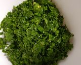A picture of step 1 of Lebanese tabboule.