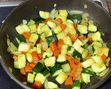 Foto del paso 2 de la receta: Arroz con zanahoria y calabacín