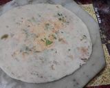 A picture of step 2 of Stuff paratha.