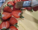 Foto langkah ke 8 dari resep Layered Strawberry Tart - No bake.