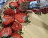 Foto langkah ke 8 dari resep Layered Strawberry Tart - No bake.