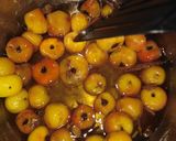 Foto del paso 4 de la receta: "Manzanitas en dulces"