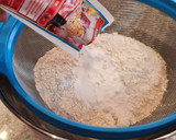 Foto del paso 2 de la receta: Pan integral exprés, sin amasado ni reposo