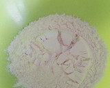Foto del paso 1 de la receta: Medialunas de Manteca con harina leudante/ o de bizcocho