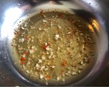 Hình bước làm 2 của món Salad Rau Mầm, Trứng Lòng Đào Và Tôm