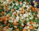 Foto langkah ke 3 dari resep Risol isi sayur.