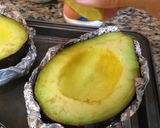 Foto langkah ke 2 dari resep Baked Avocado.