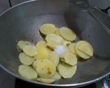 A picture of step 2 of Malai Wale Aloo.