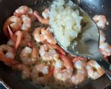 बटर गार्लिक प्रॉन्स (butter garlic prawns recipe in marathi) रेसिपी स्टेप 2 फोटो 