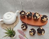 Foto langkah ke 4 dari resep Muffin Coklat Pisang Almond.
