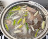 Foto langkah ke 4 dari resep Sup Ayam Hainan.