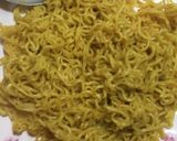 A picture of step 3 of Cabbage Maggi Wraps.
