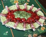 Une image de l'étape 8 de Salade de tomates, concombre et courgette au jambon cru.