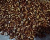 શીંગદાણા ની ચીકી (Shingdana Chiki Recipe In Gujarati) રેસીપી સ્ટેપ2ફોટો