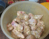 Foto del paso 2 de la receta: Jamoncitos de pollo adobados y asados en freidora de aire con salsa de Cola-Cola y papas fritas