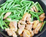 四季豆炒雞腿肉的食譜步驟6照片