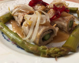 Foto del paso 6 de la receta: Rollitos de carne con trigueros y salsa de cebolla