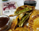 Foto del paso 6 de la receta: Empanadillas de brócoli, queso azul y pera al horno