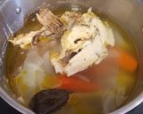 Foto del paso 2 de la receta Caldo de pollo casero