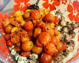 Foto del paso 3 de la receta: UCHUVAS🍅a Las Finas Hierbas Con🎂Mozzarella...!🥳