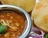 A picture of step 5 of Chole bhature.