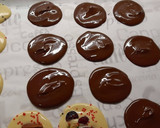 Foto del paso 4 de la receta: Discos de chocolate y frutos secos