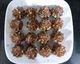 A picture of step 4 of Dry fruit Dates Modak.
