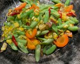 Foto langkah ke 3 dari resep Tumis Buncis dan Wortel.