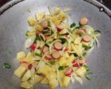 Foto langkah ke 2 dari resep Tumis Kentang dan Sosis | Menu 2 Bahan.