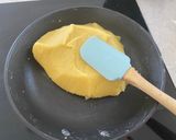 A picture of step 1 of Khanom Pia (Chinese Pastry).
