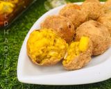 A picture of step 6 of Crispy meaty yam balls.