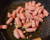 Foto del paso 5 de la receta: Pasta con salchichas al horno