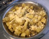 Une image de l'étape 6 de Pommes de terre gratinées au pecorino,ail et persil.