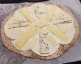 Foto del paso 2 de la receta: Pizza 4 Quesos blanca