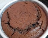 A picture of step 4 of Choco chips chocolate cake.