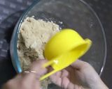 A picture of step 1 of Malai paratha sindhi koki.