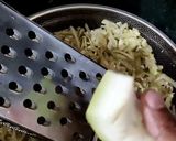 A picture of step 1 of Lauki ka halwa.