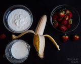 A picture of step 1 of Strawberry Yogurt Smoothie.