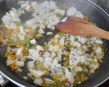 Foto del paso 2 de la receta: Paella de bacalao y alcachofas