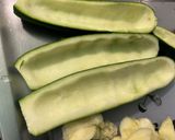 Une image de l'étape 2 de Courgettes et poivrons farcis bœuf, tomates et oignon.